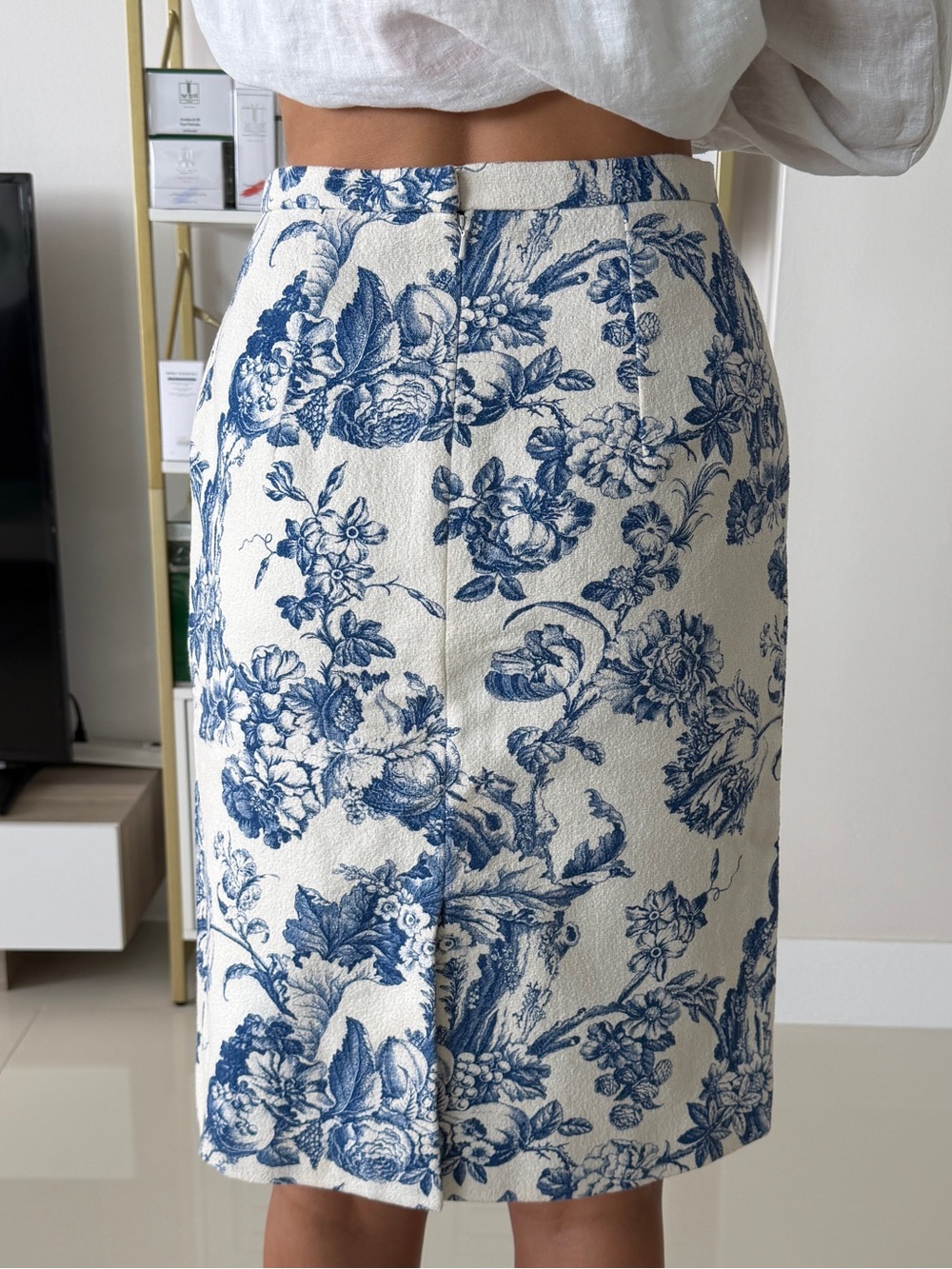 Oscar de la Renta Blue White Floral Pencil Skirt Size 4